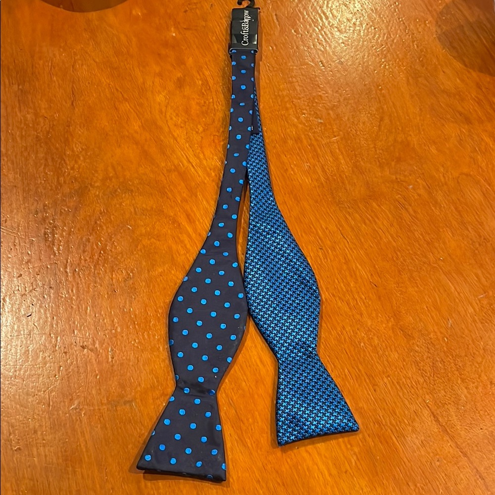 Croft & Barrow Blue Textured Polka Dot Ties